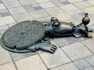 brooklyn street art, ny sewer, sculpture